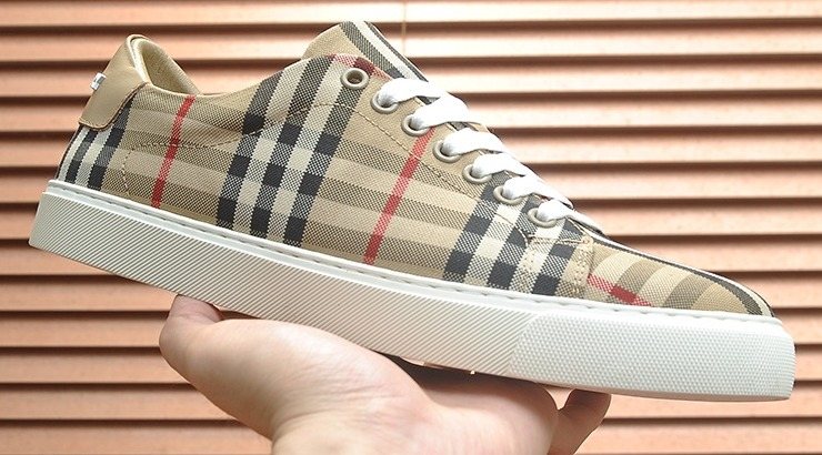 Burberry Beige Plaid Low-Top Sneakers - Leather Lining