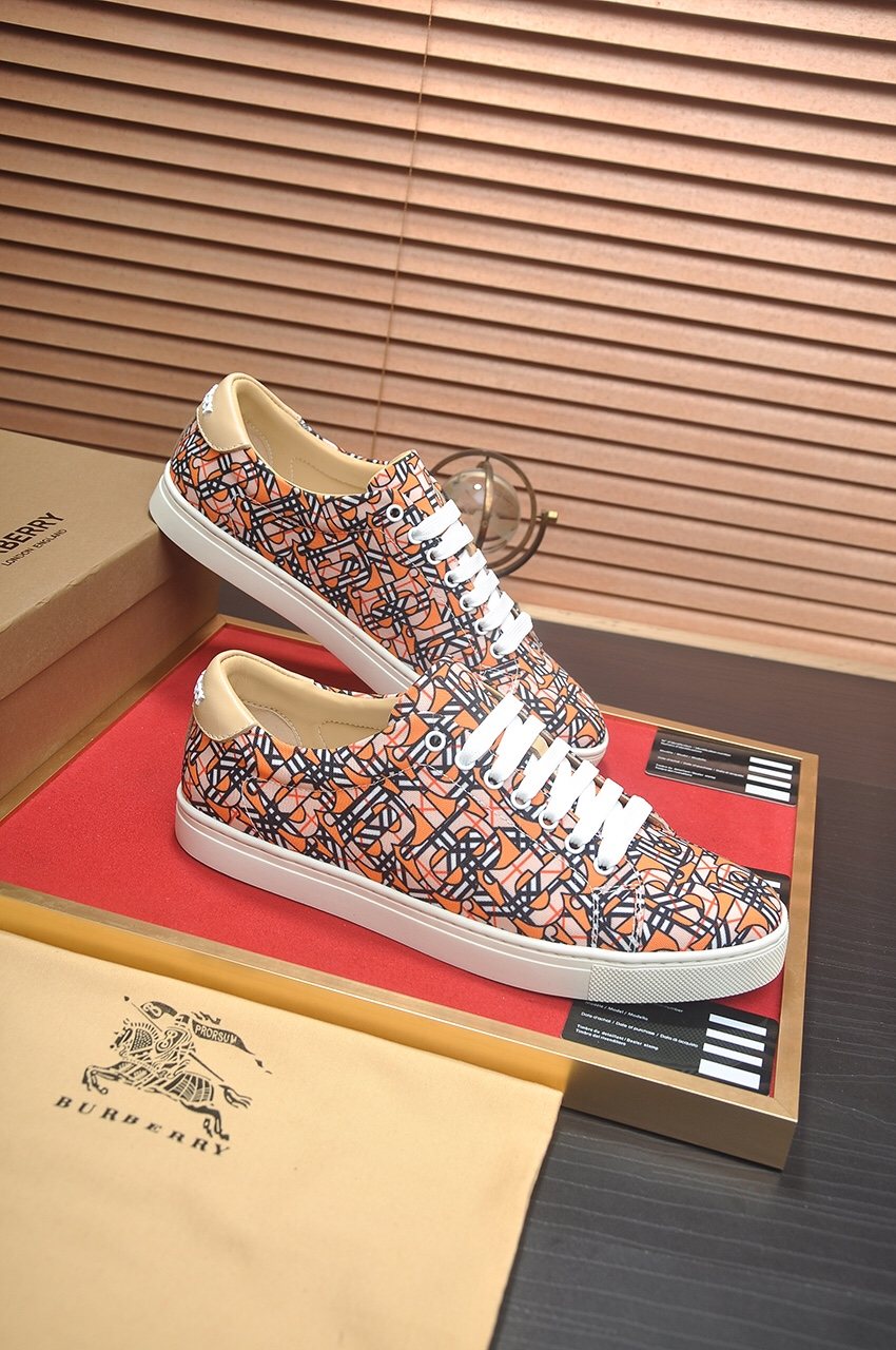 Burberry Orange Geometric Low-Top Sneakers